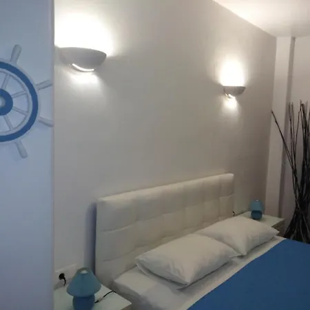 Blue & White أنو ميرا